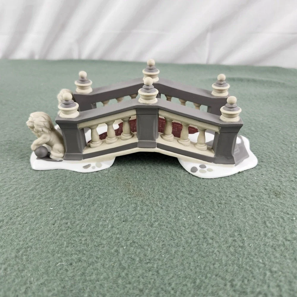 Dept 56 Heritage Village Lionhead Bridge Christmas Village Accessory 5864-5